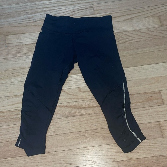 Lululemon D Black Crop Leggings-4 - Picture 1 of 5